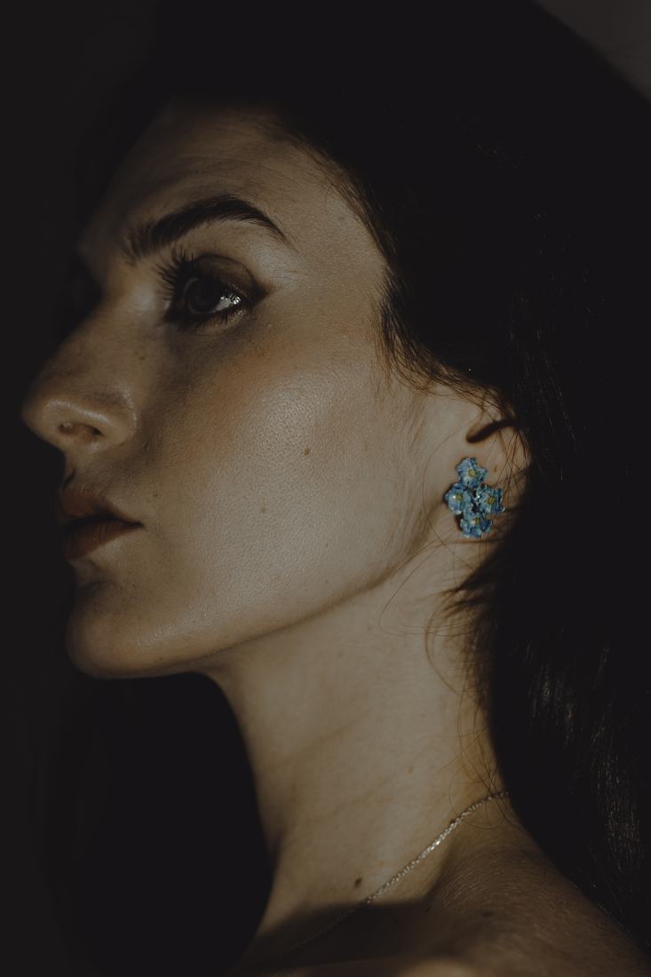 Forget Me Not Earrings — vista 2